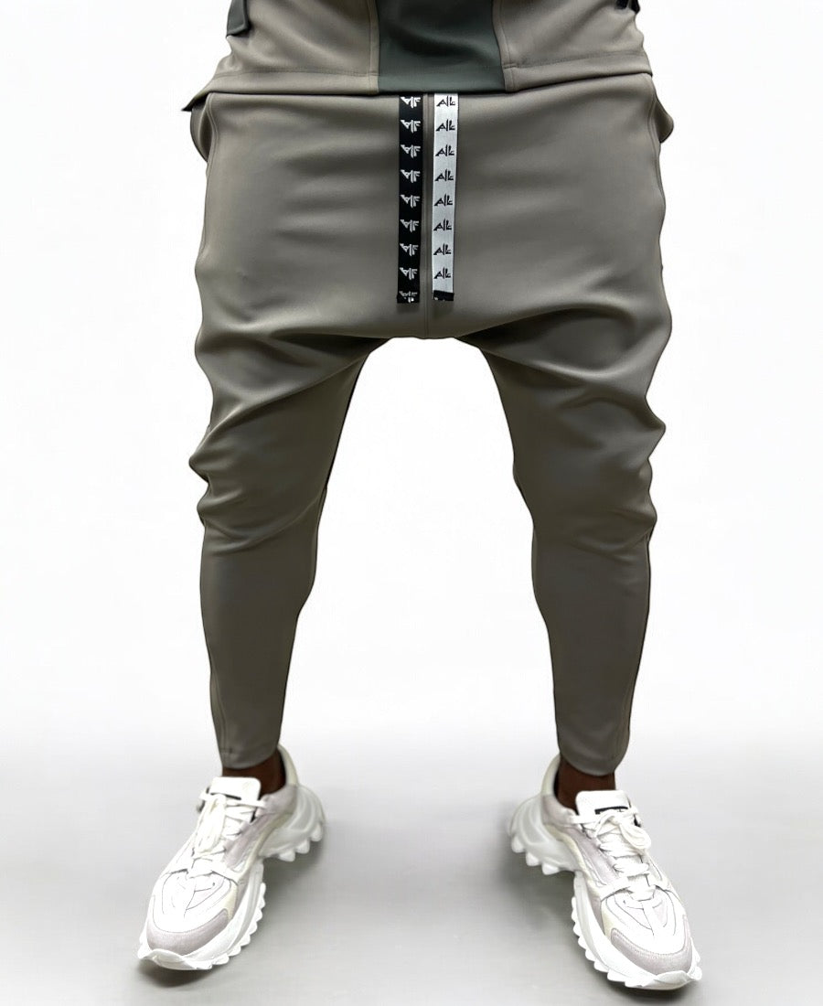 Trousers in combination of khaki