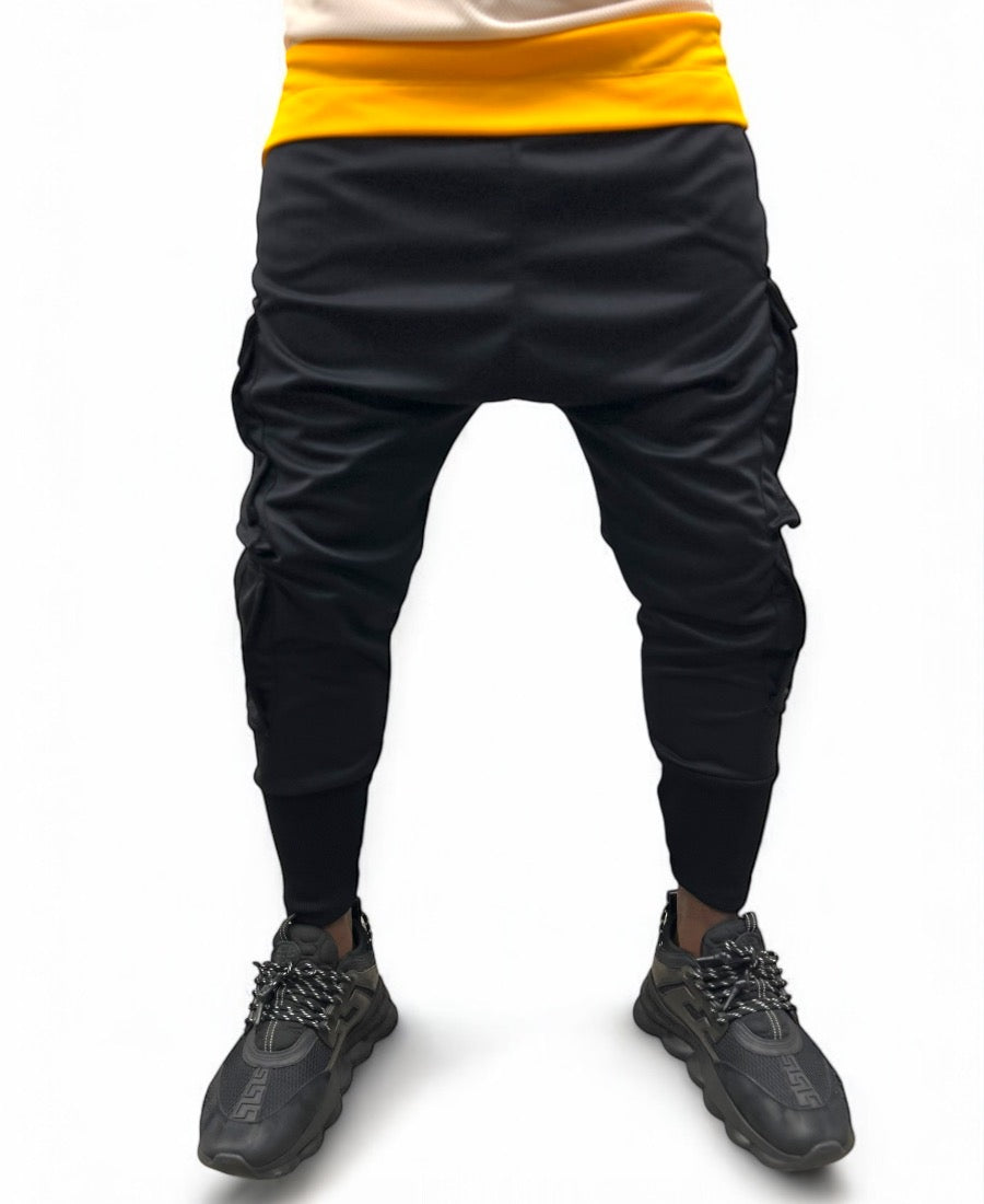 Black trousers with side pockets and zips as design