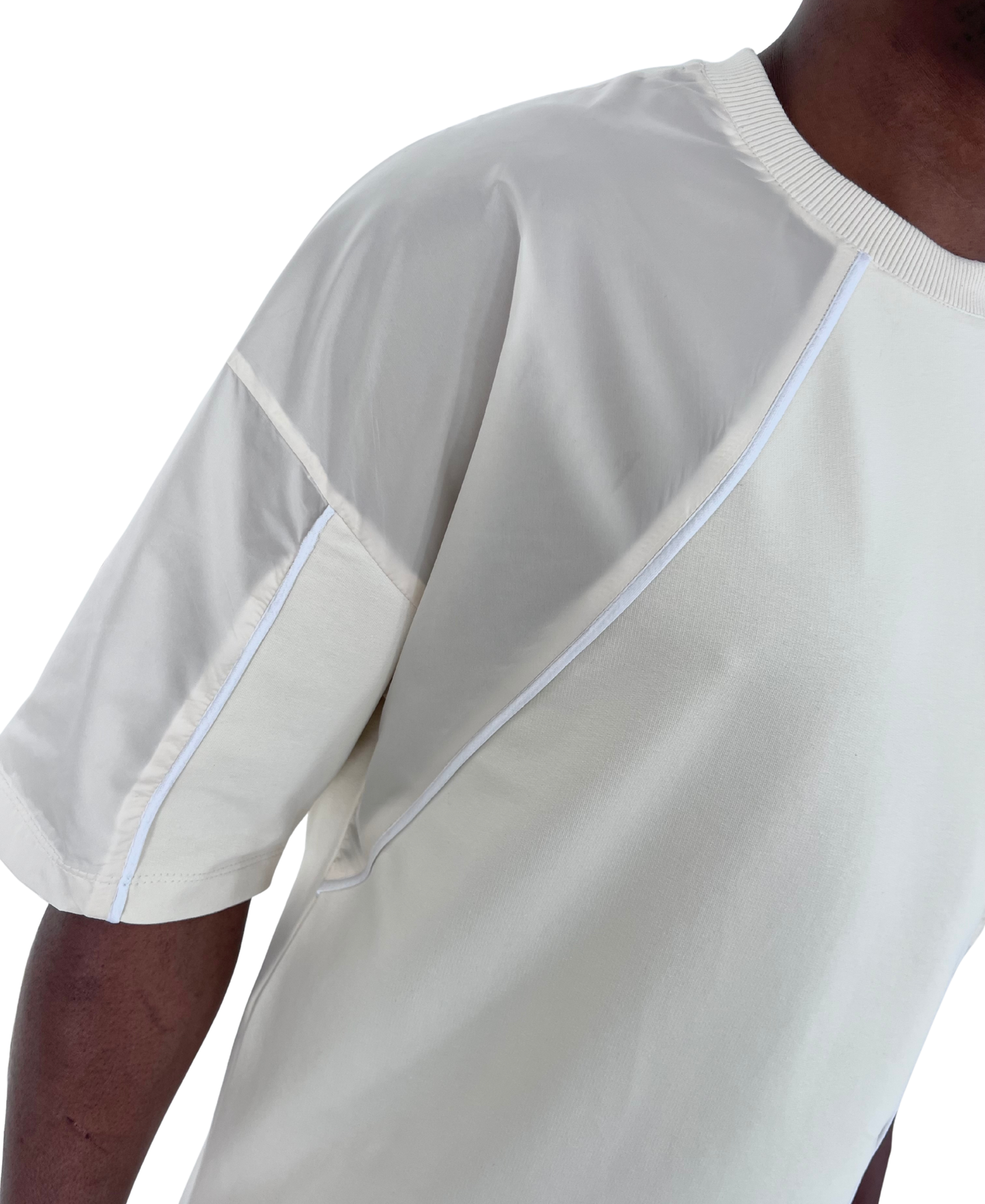 Tricou off-white (crem) cu detalii din fas si vipusca alba