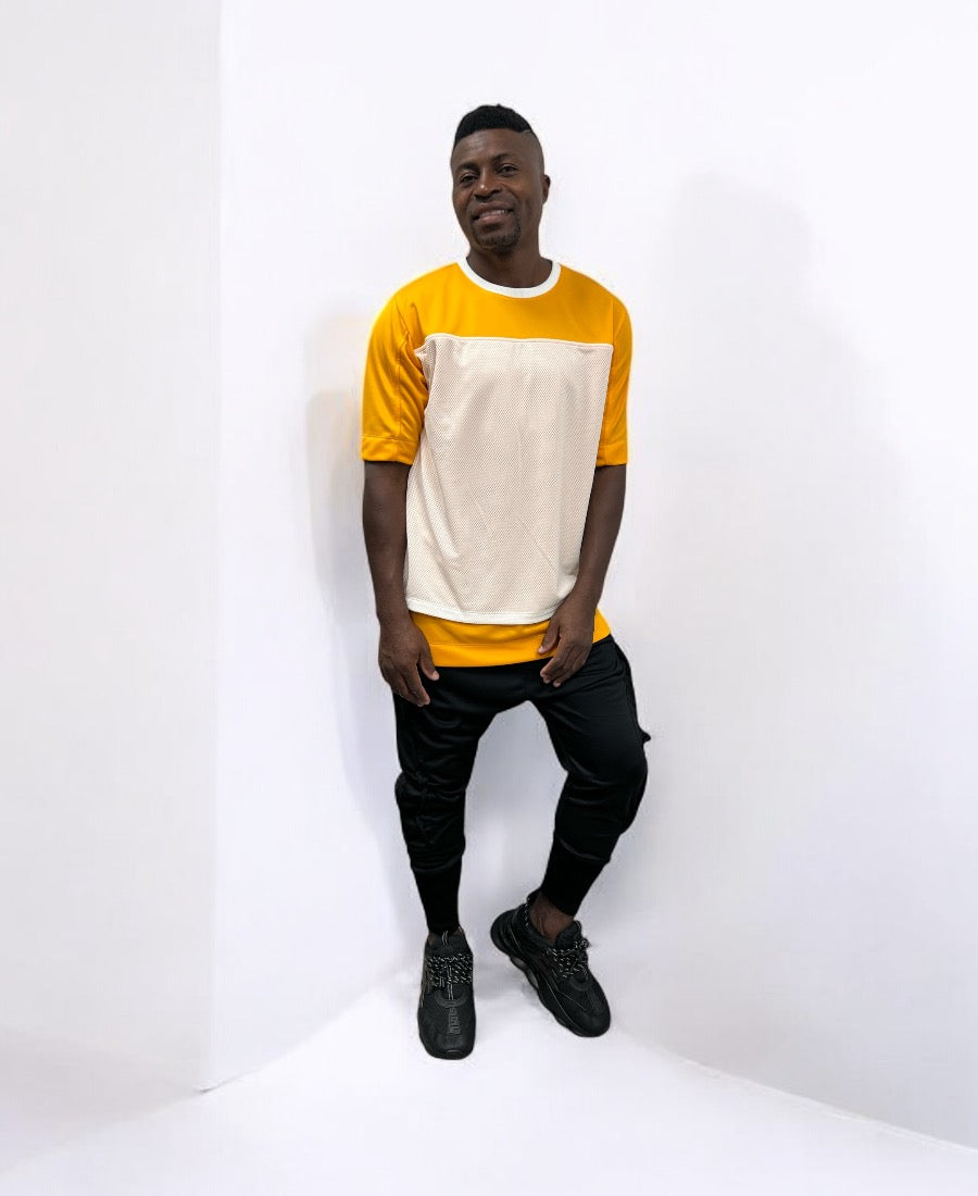 Black trousers with side pockets and zips as design