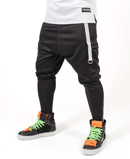 Black trousers with white accesories