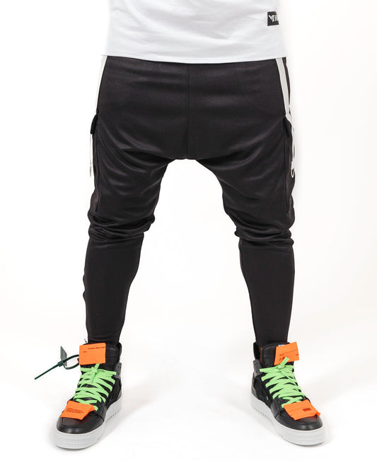 Black trousers with white accesories