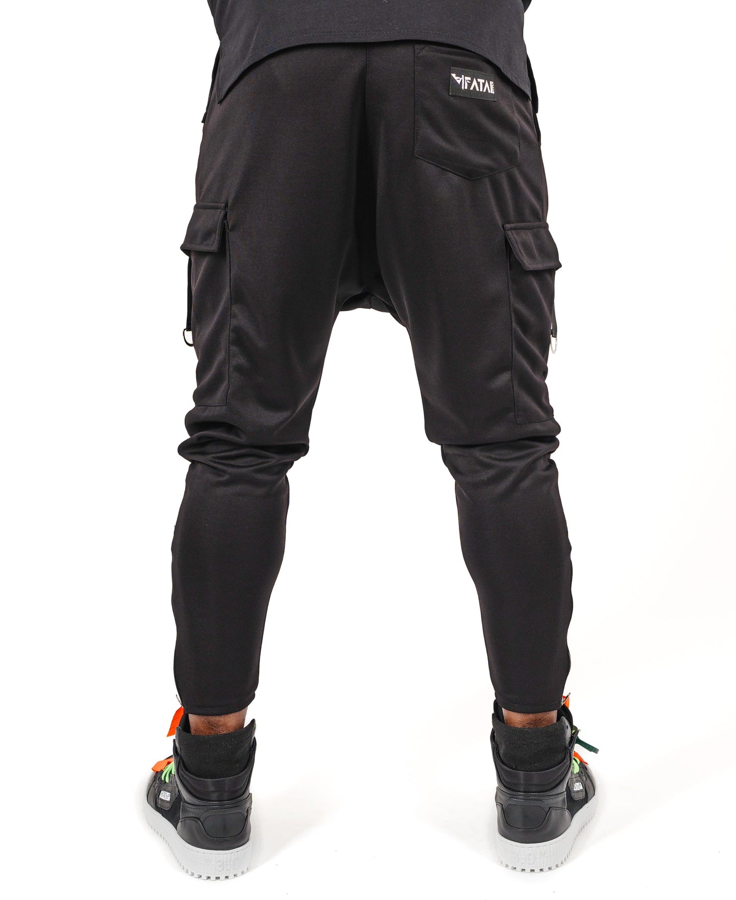 Black trousers with black accesories