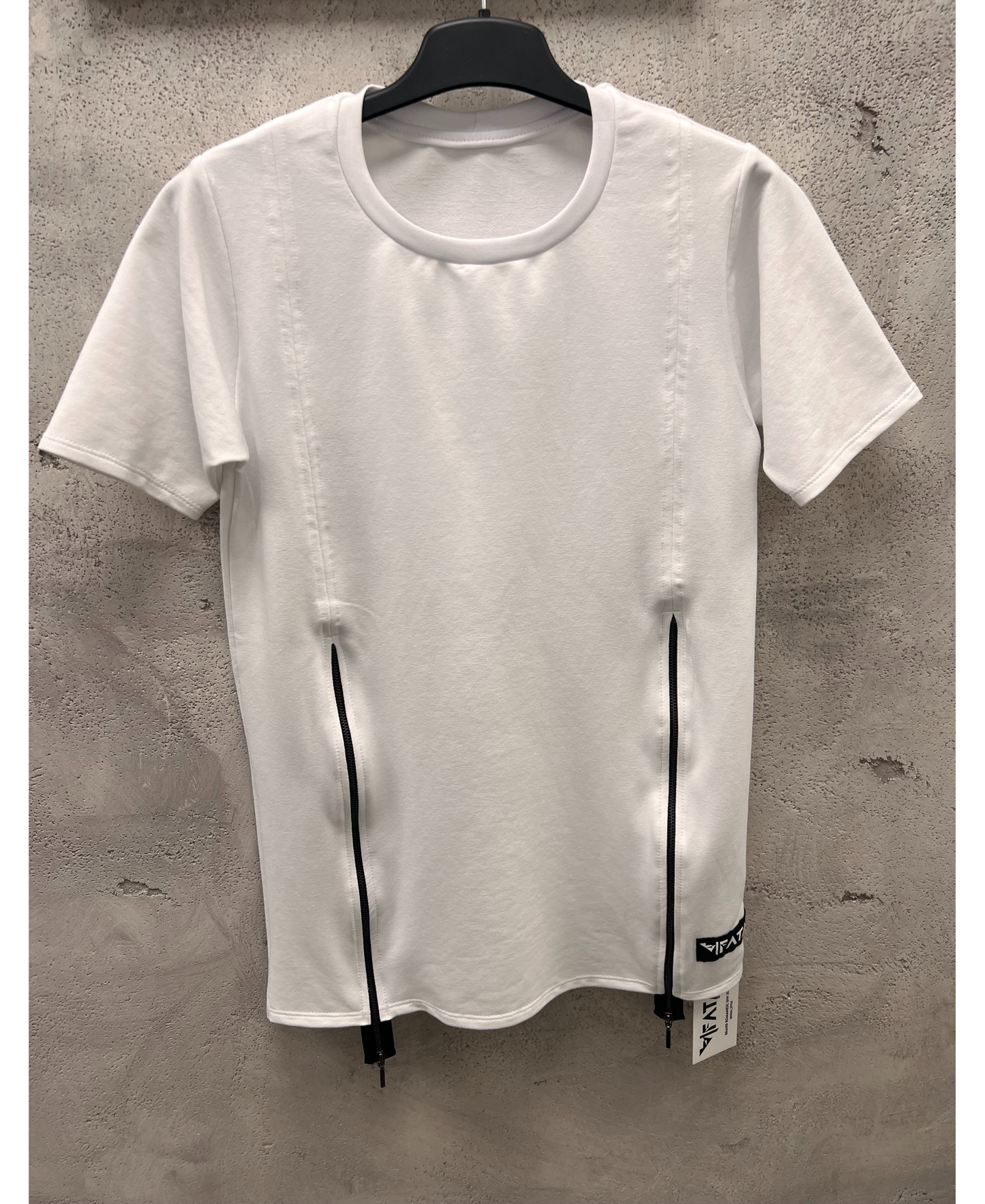 Tricou alb cu fermoare