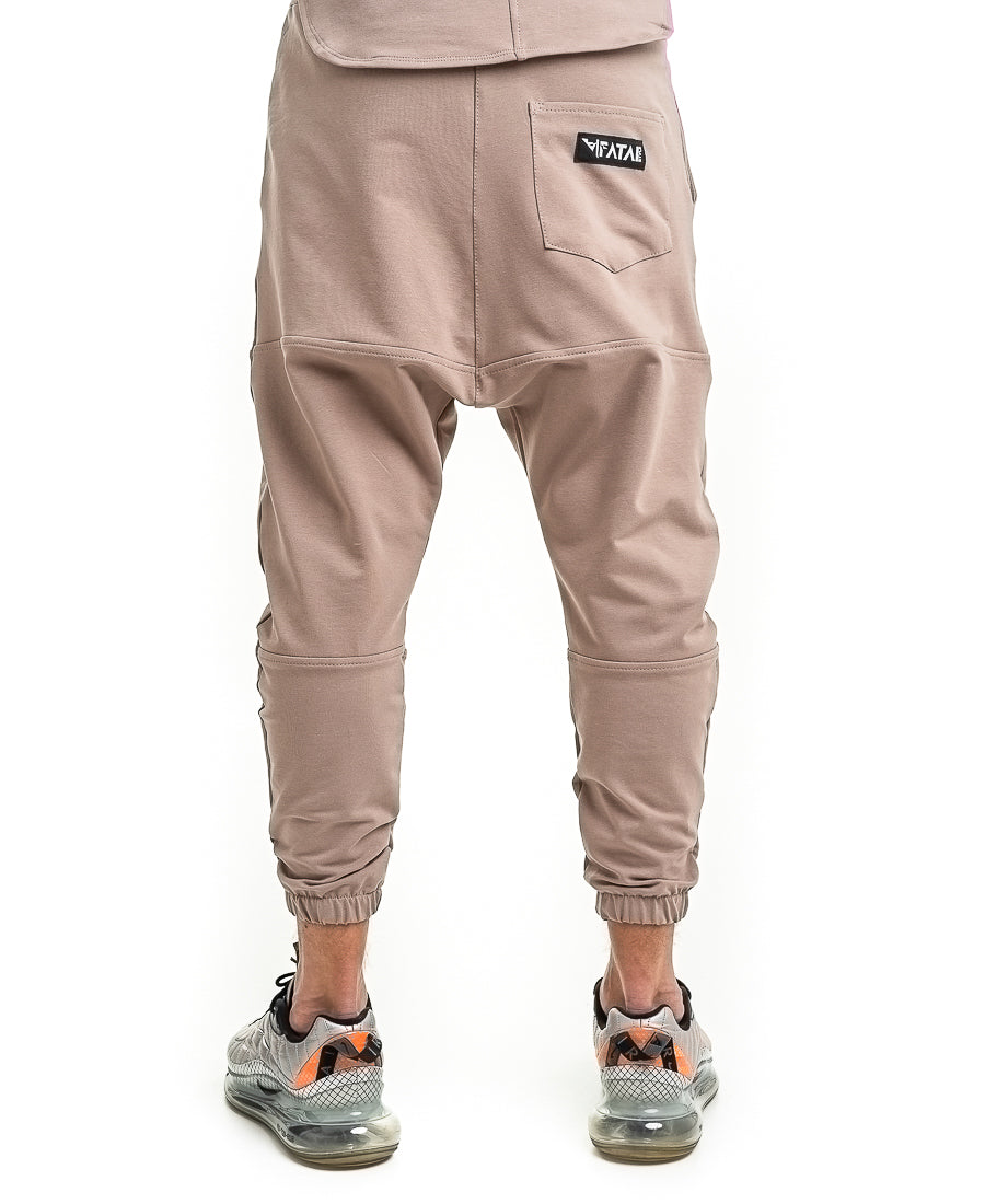 Pantaloni capuccino cu doua cusaturi orizontale