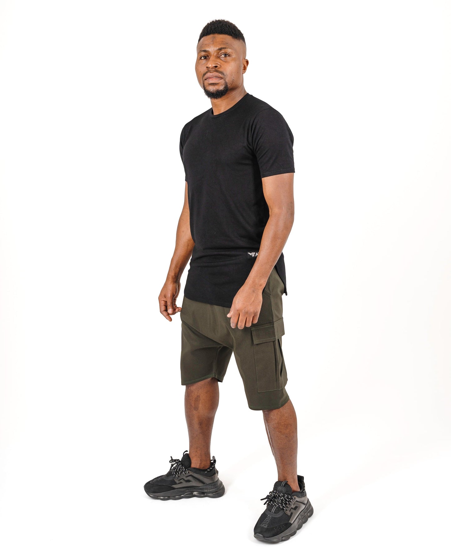 Pantaloni scurti kaki cu buzunare laterale