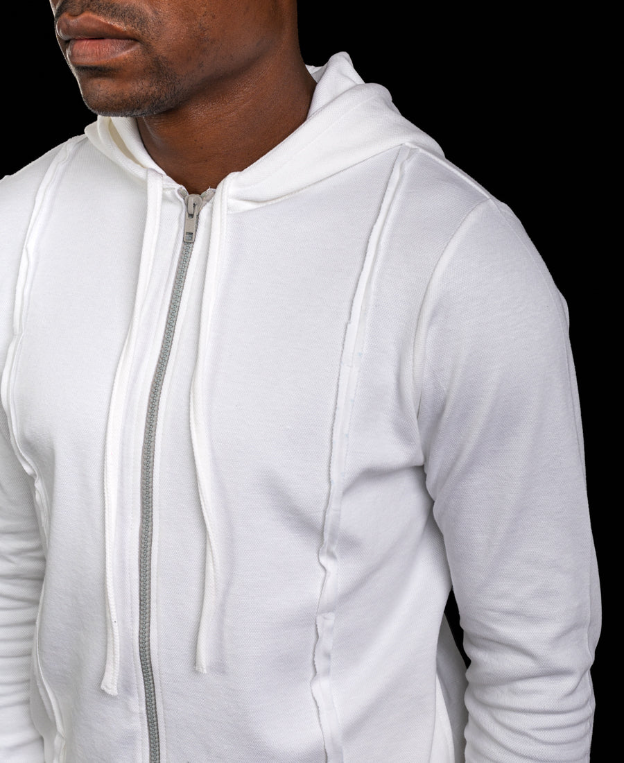 Compleu alb cu design deosebit si bluza cu fermoar