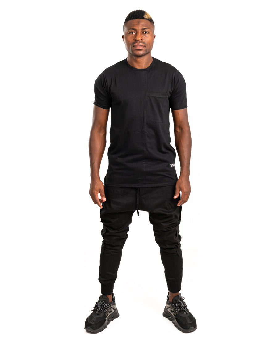 Pantaloni negri cu diverse buzunare laterale si elastec la glezna