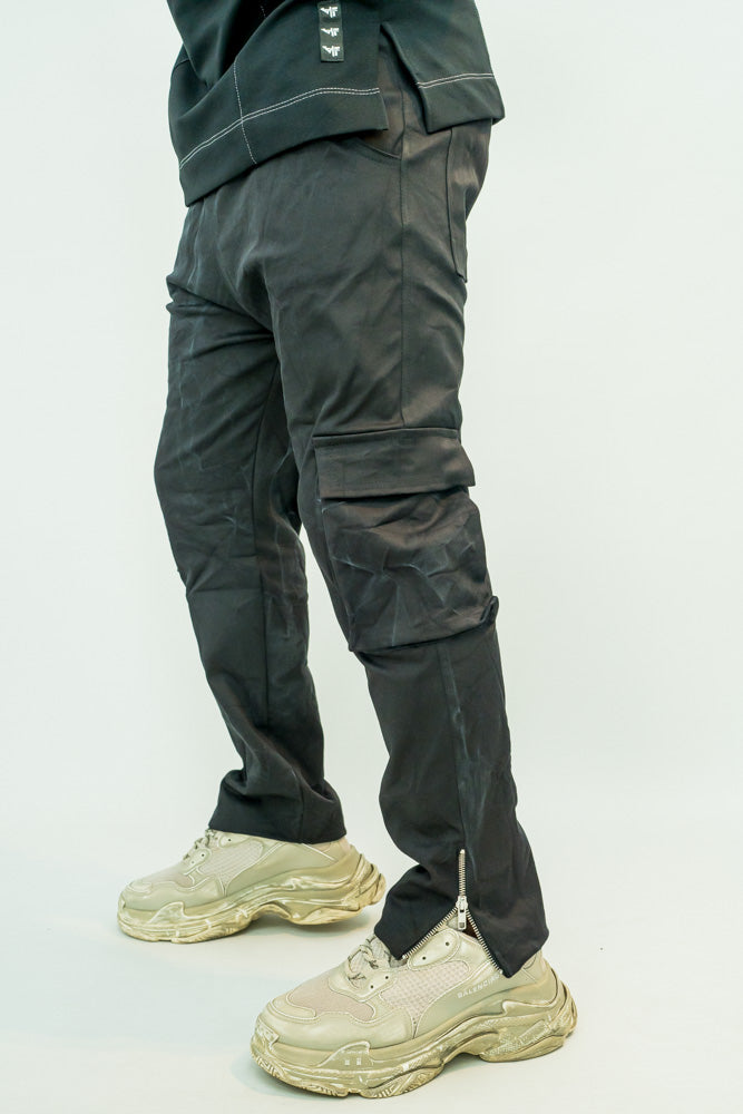 Blugi elasteci cu buzunare laterale, largi jos (negru in degrade)