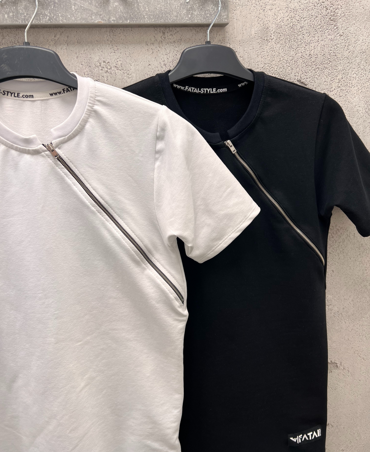 White t-shirt with zip to the neck