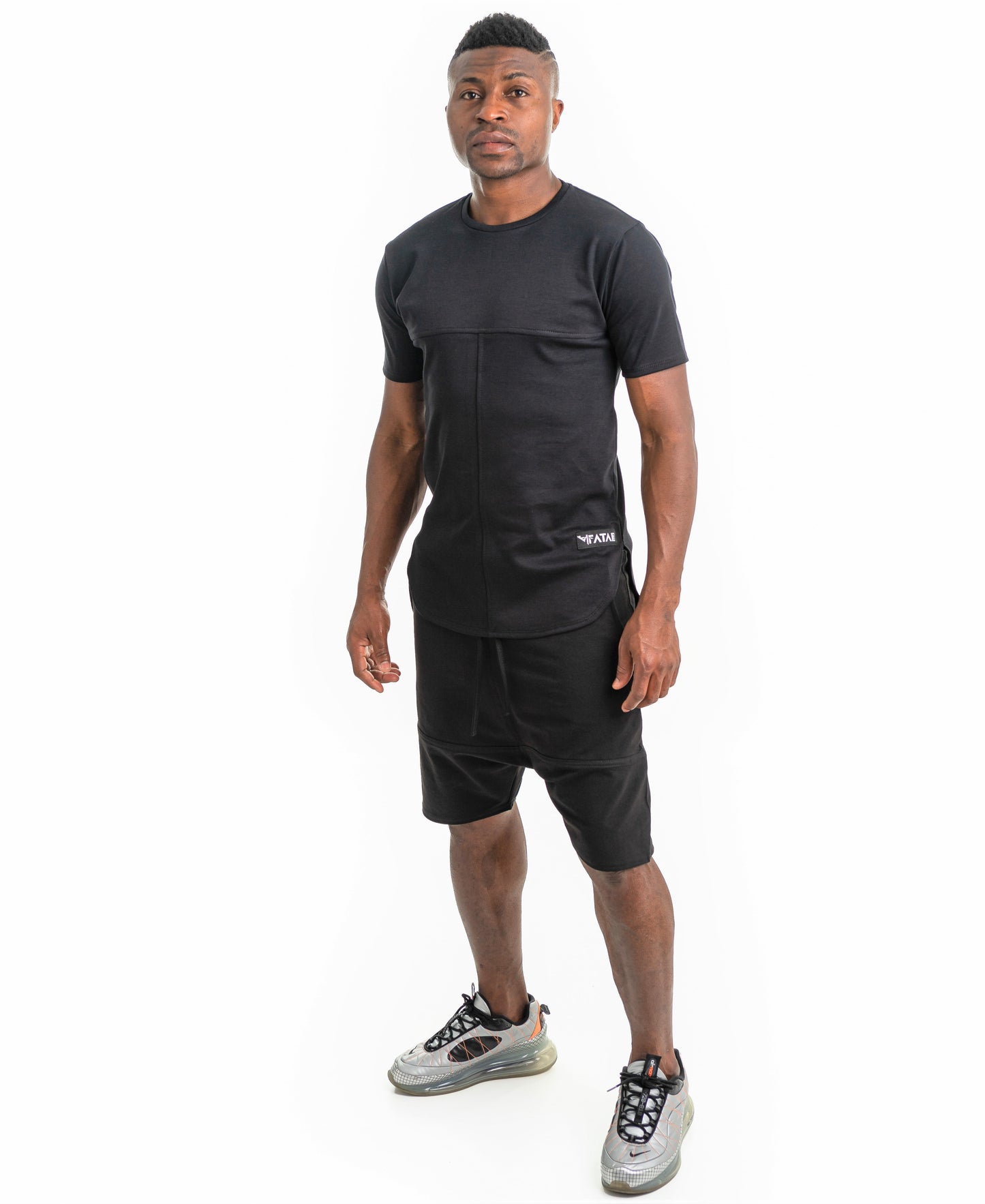 Compleu negru cu cusaturi