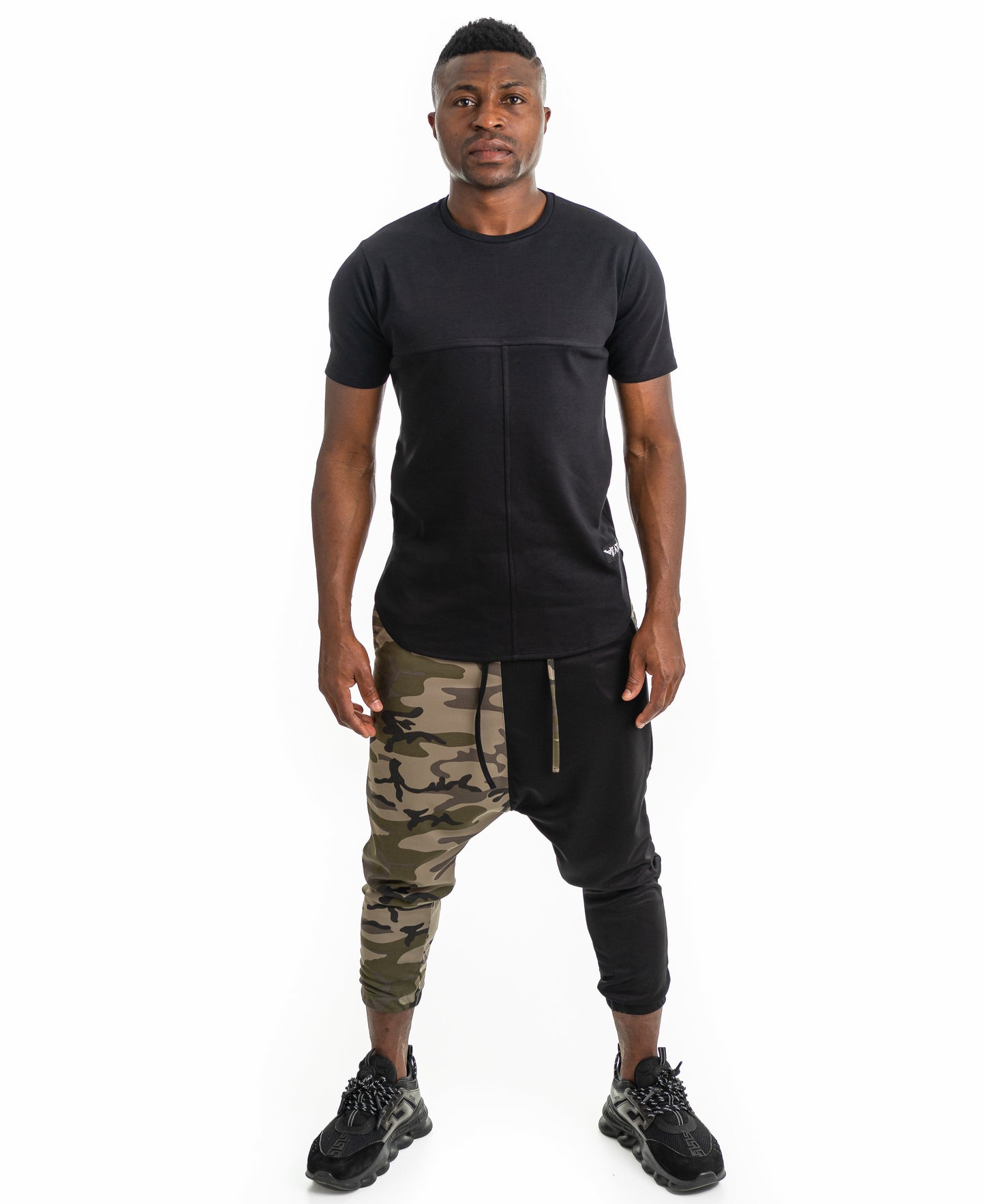 Pantaloni verde camo si negru