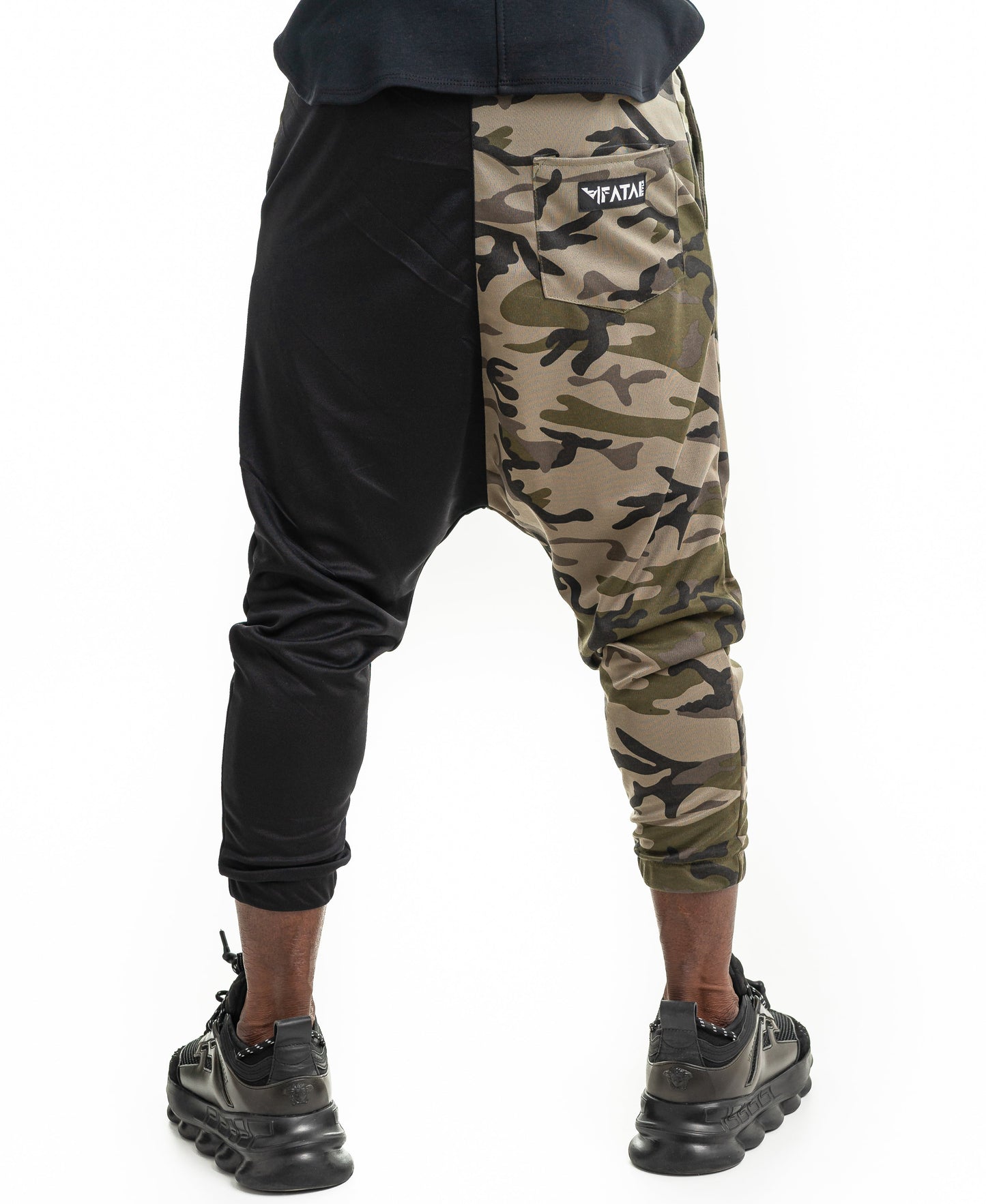 Pantaloni verde camo si negru