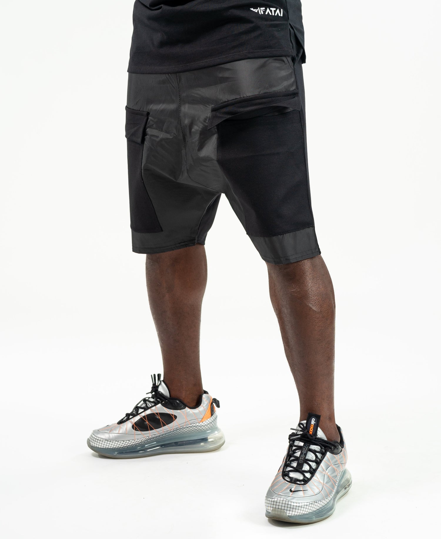 Short trousers