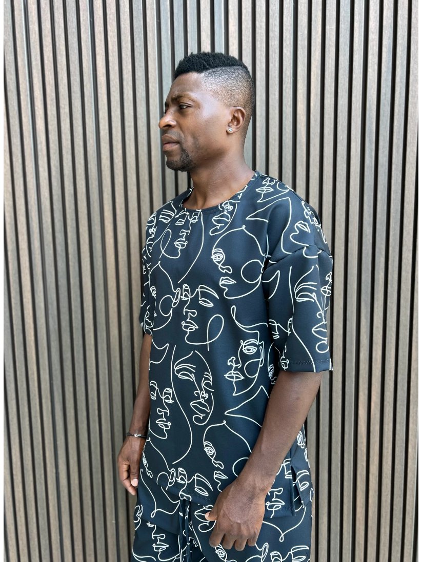 Tricou negru cu design grafic