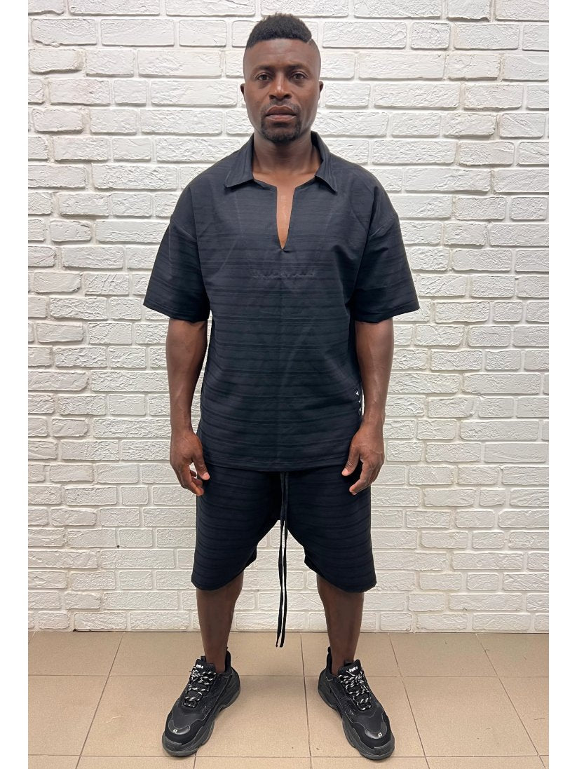Tricou negru cu decolteu
