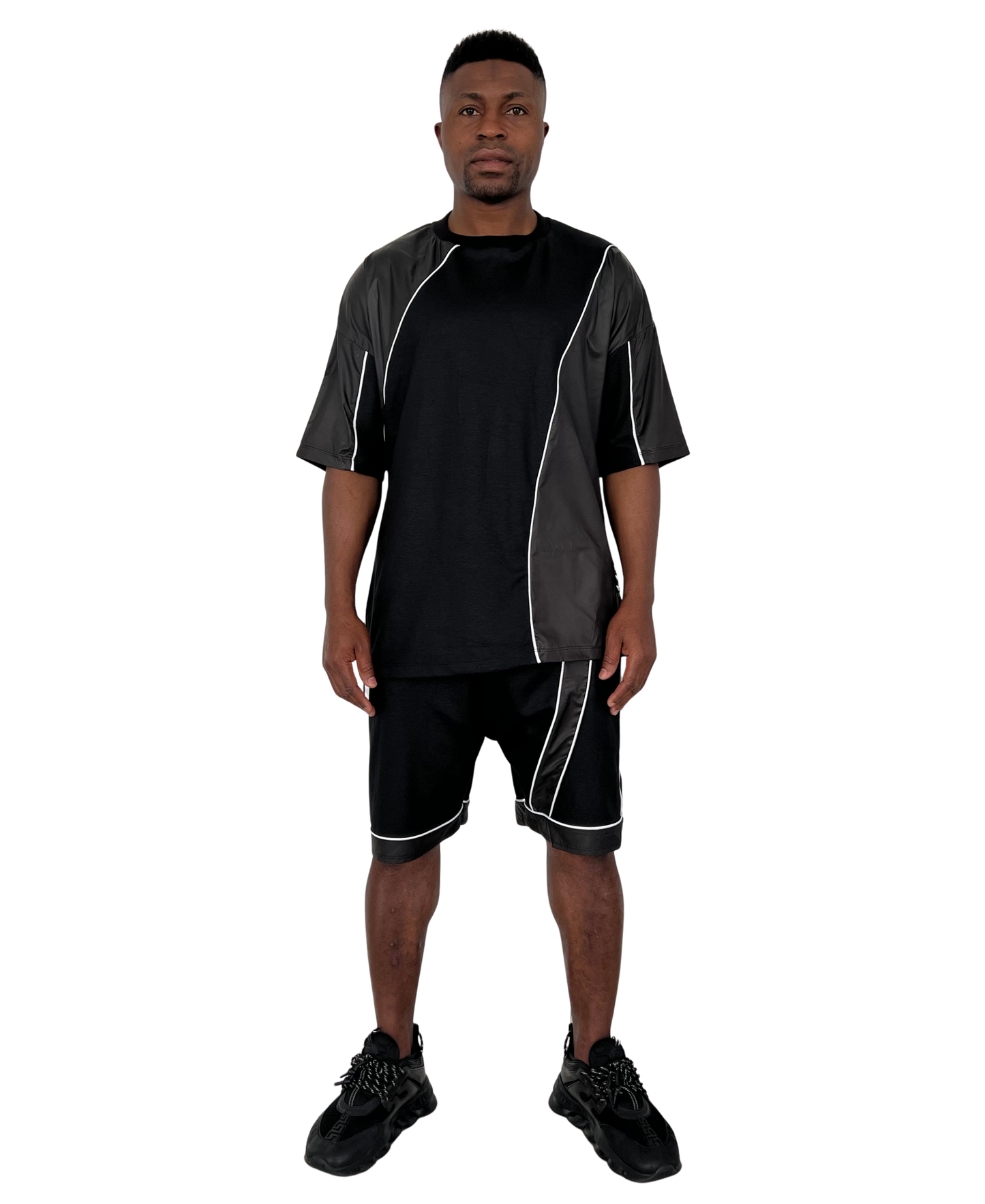 Tricou negru cu detalii din fas negre si vipusca alba