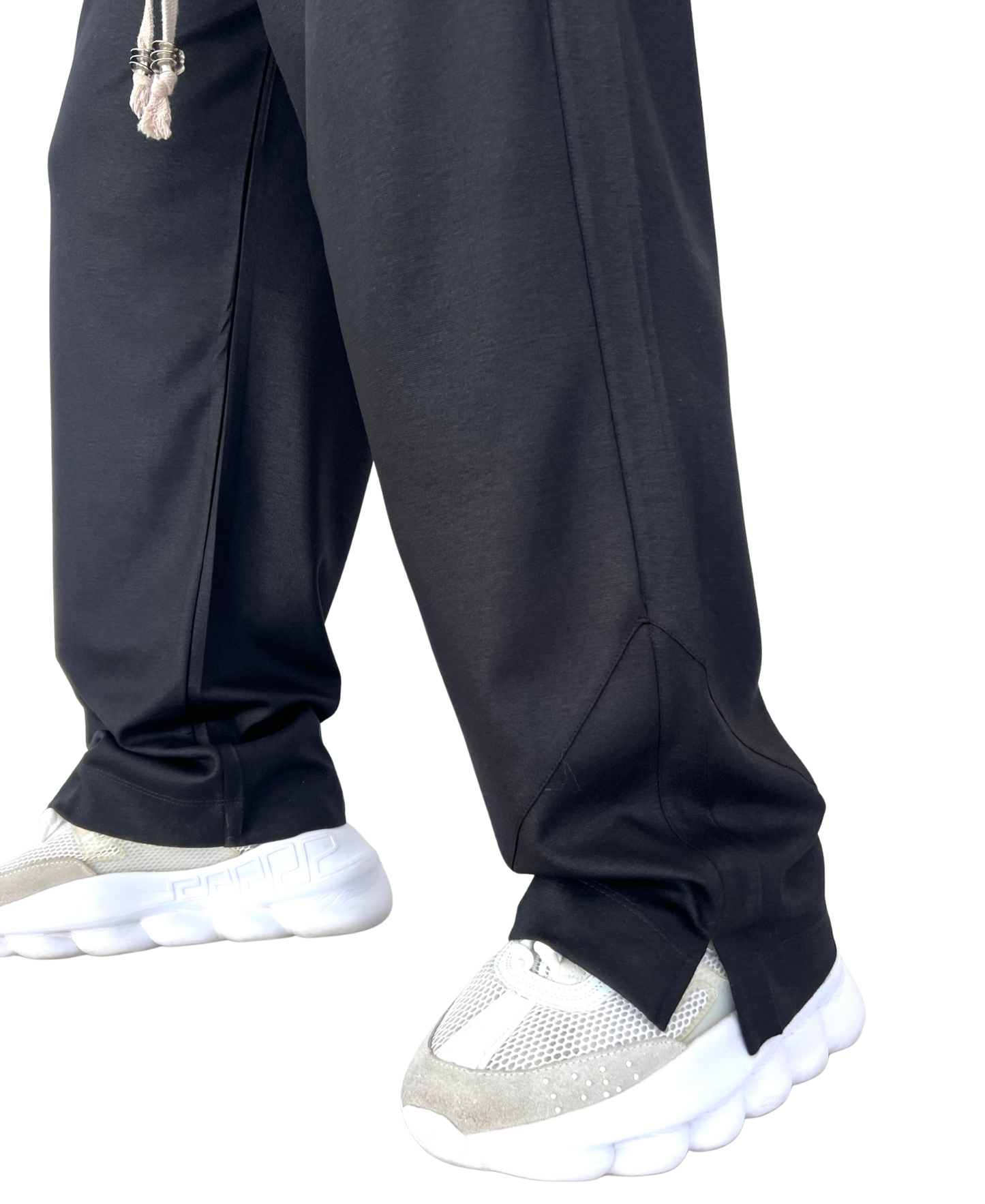Pantaloni negri cu snur crem si cusaturi de design