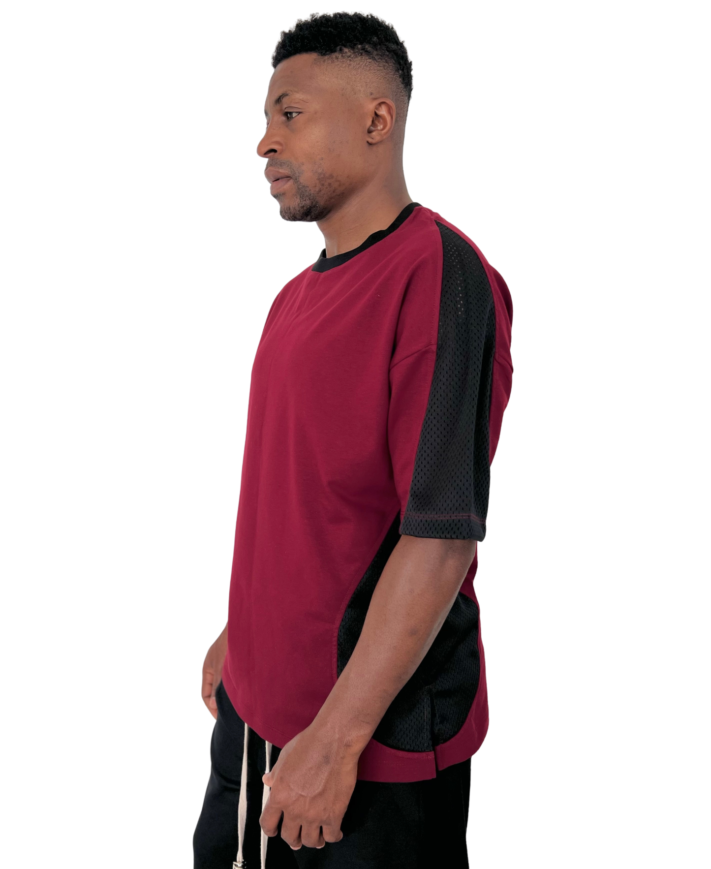 Tricou burgundy cu detalii din plasa neagra