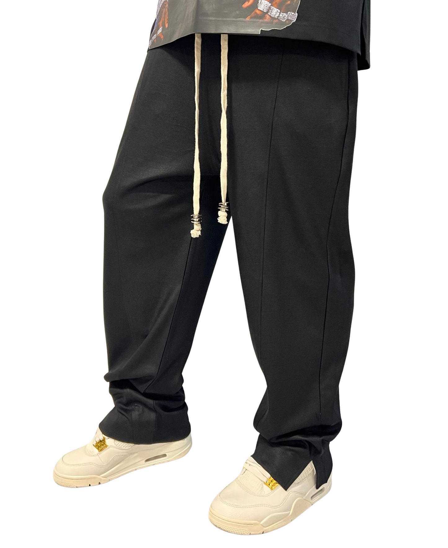 Pantaloni negri cu snur crem cu o cusatura verticala