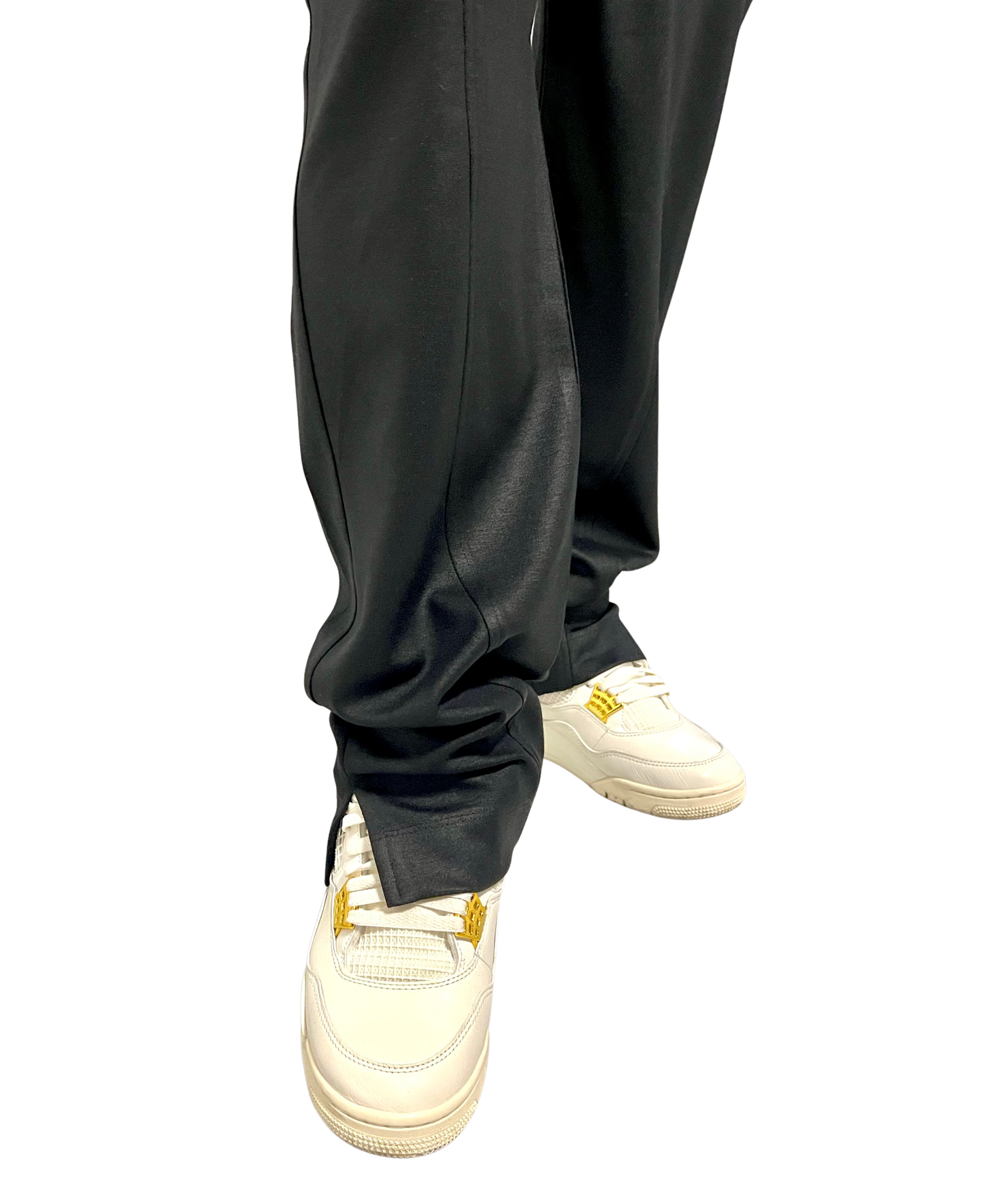 Pantaloni negri cu snur crem cu o cusatura verticala