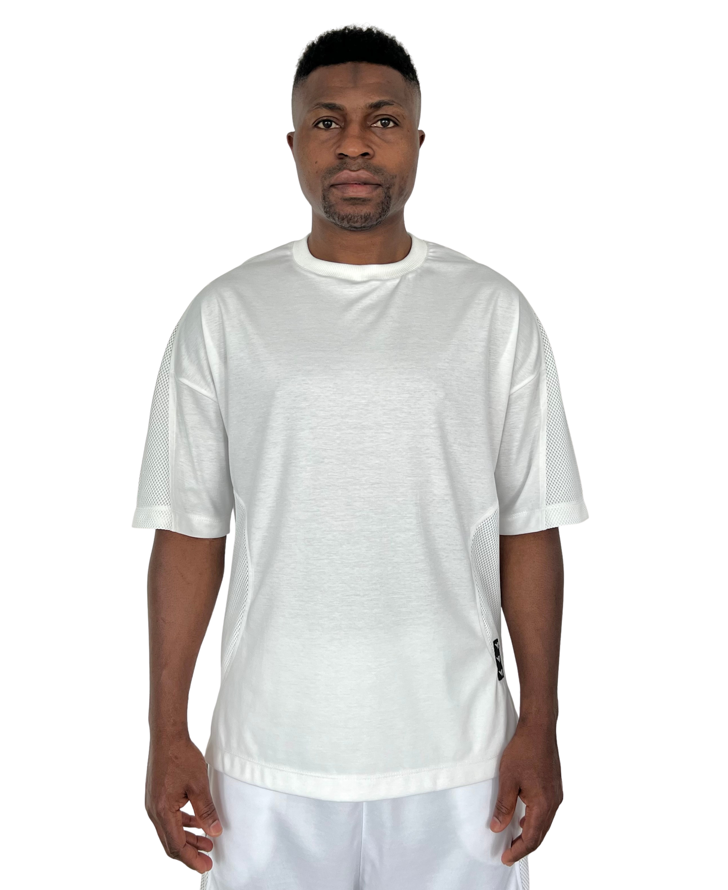 Tricou alb cu detalii din plasa