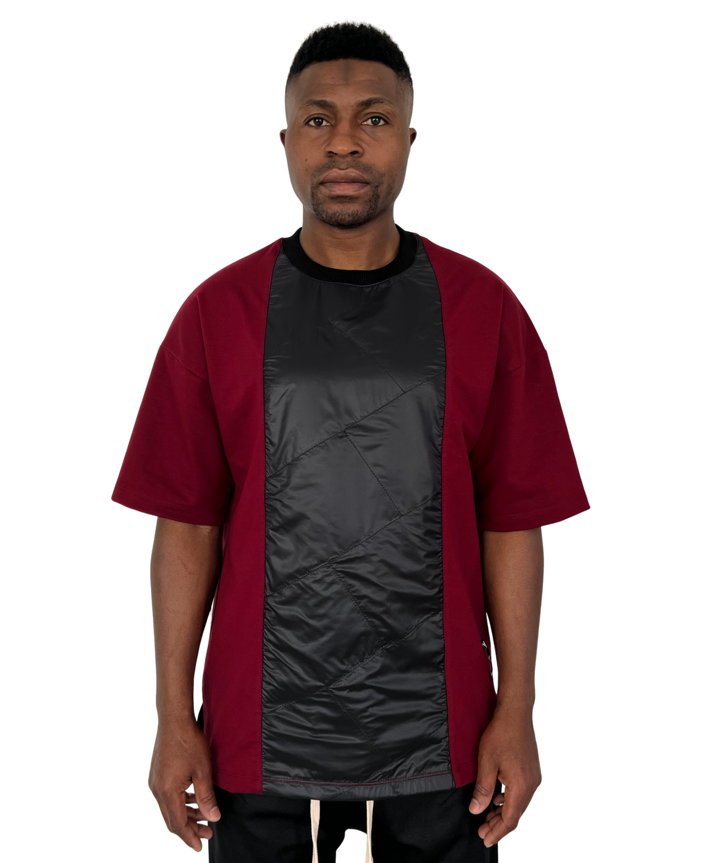 Tricou burgundy cu design din fas negru pe fata