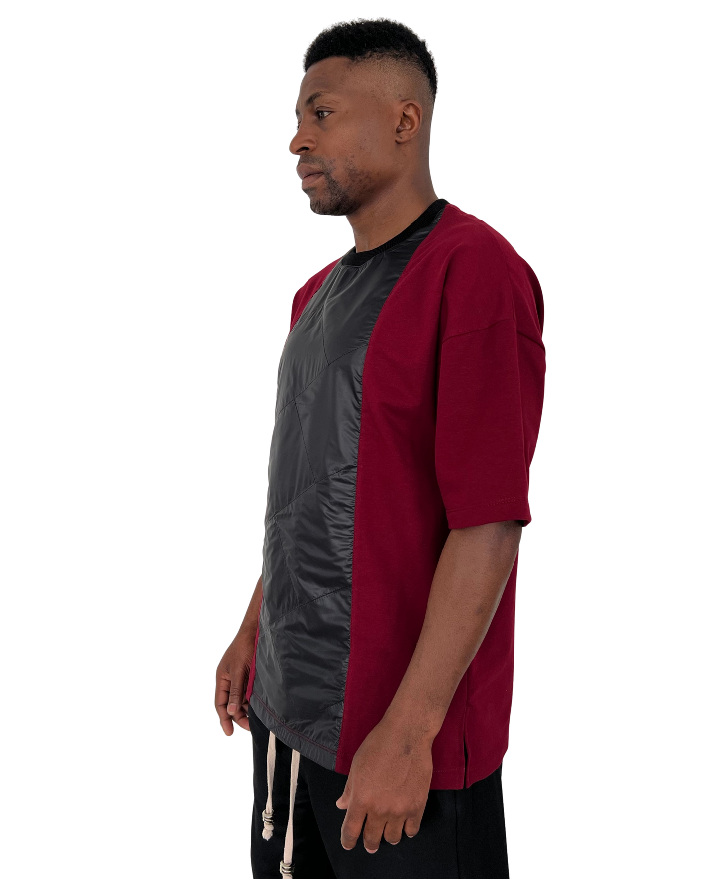 Tricou burgundy cu design din fas negru pe fata