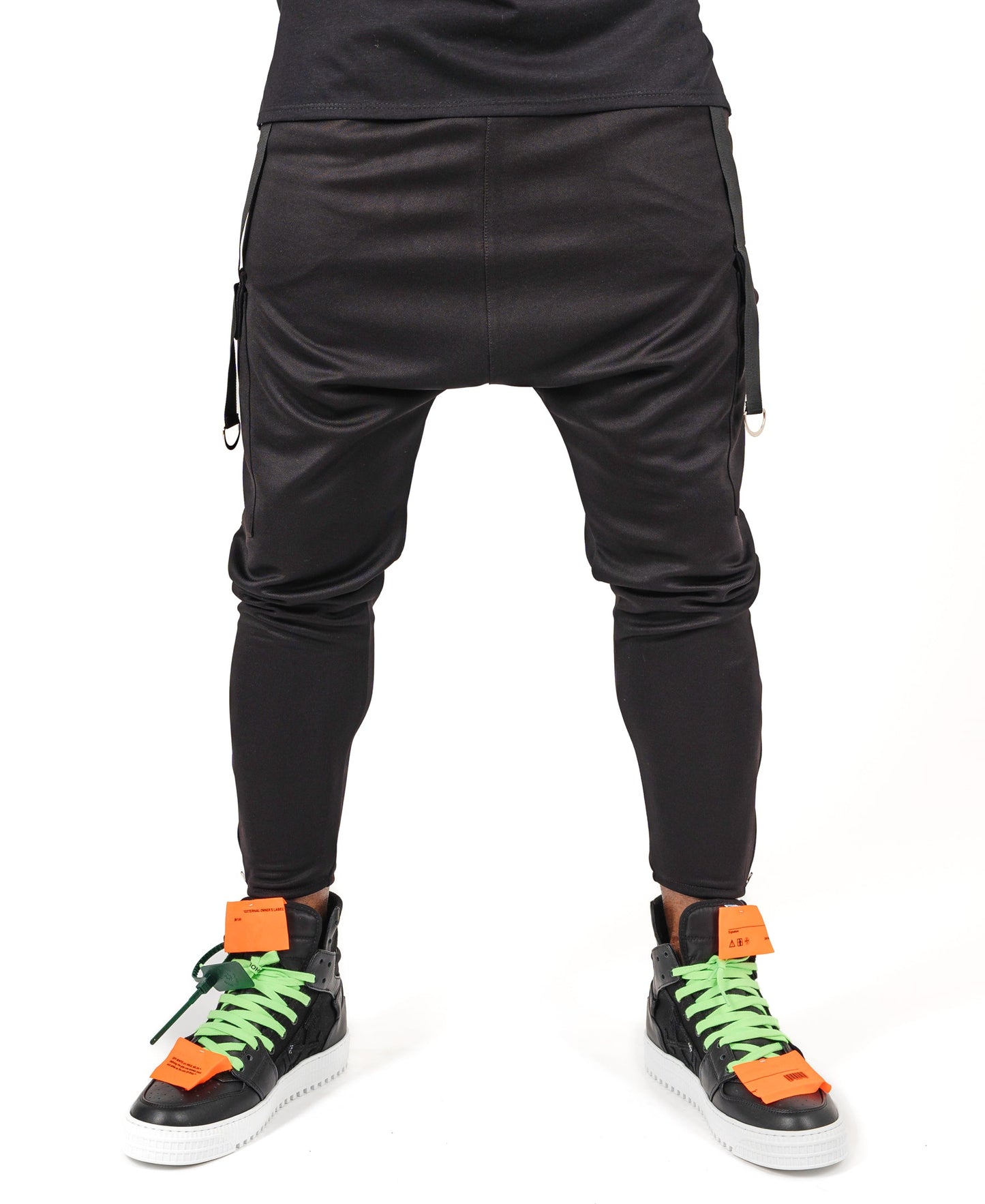 Black trousers with black accesories
