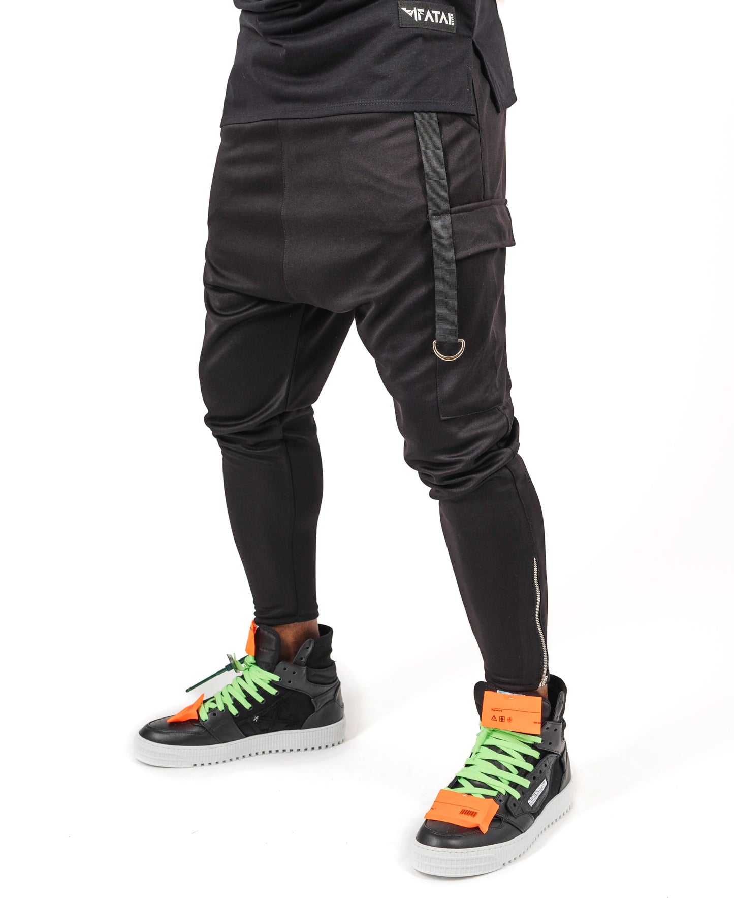 Black trousers with black accesories