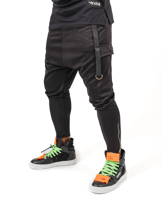 Black trousers with black accesories