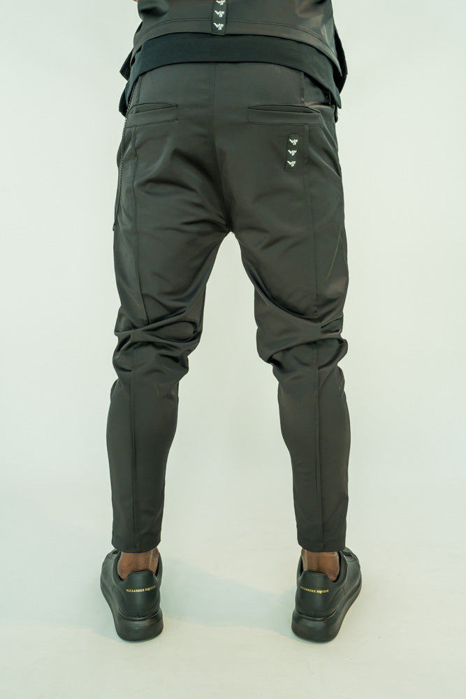 Black casual/elegant trousers with removable chain