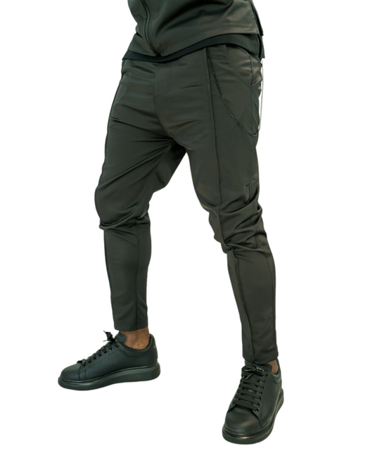 Black casual/elegant trousers with removable chain
