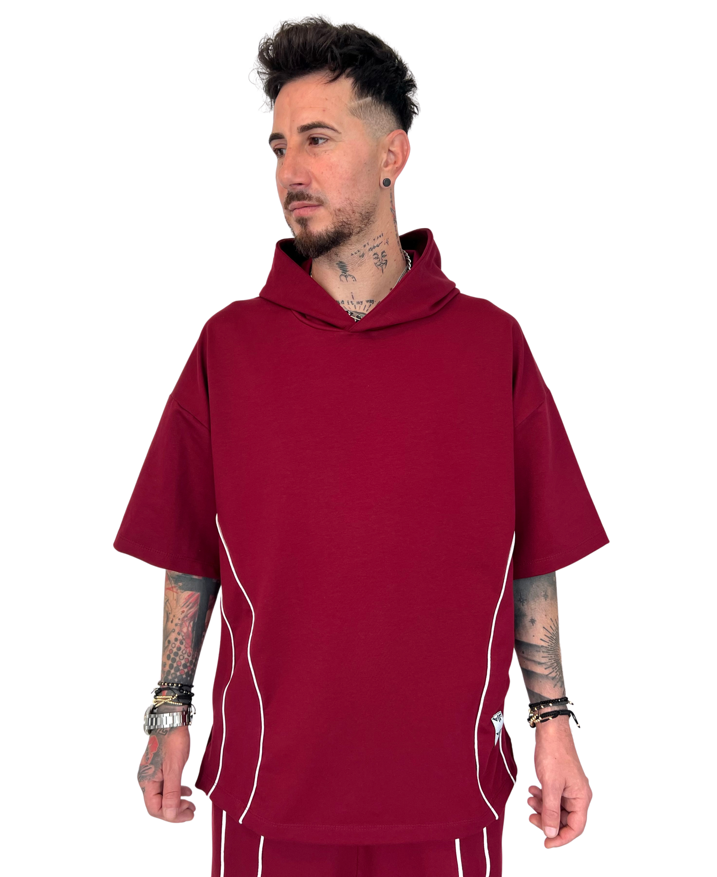 Tricou burgundy cu vipusca alba