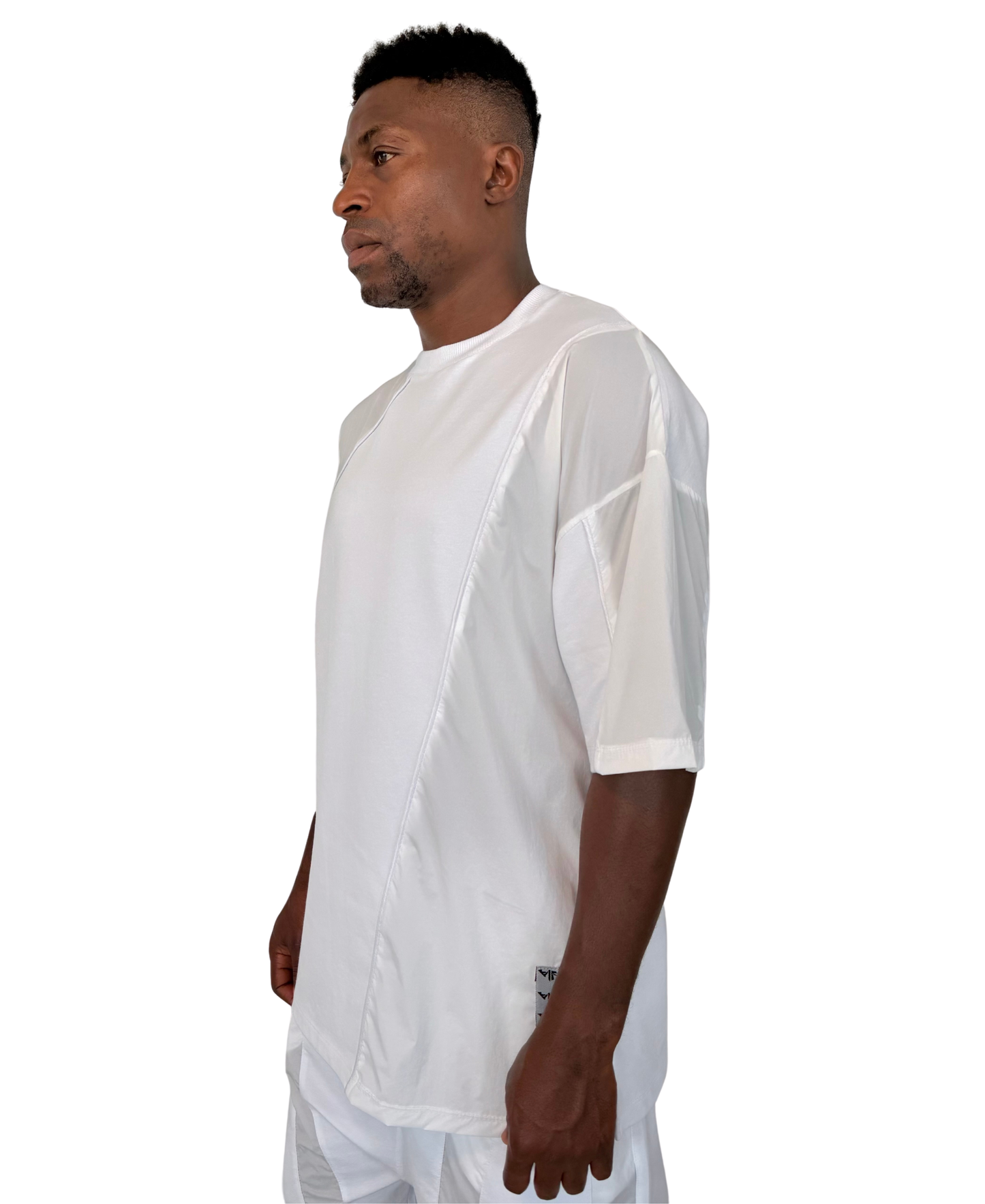 Tricou alb cu detalii din fas si vipusca alba