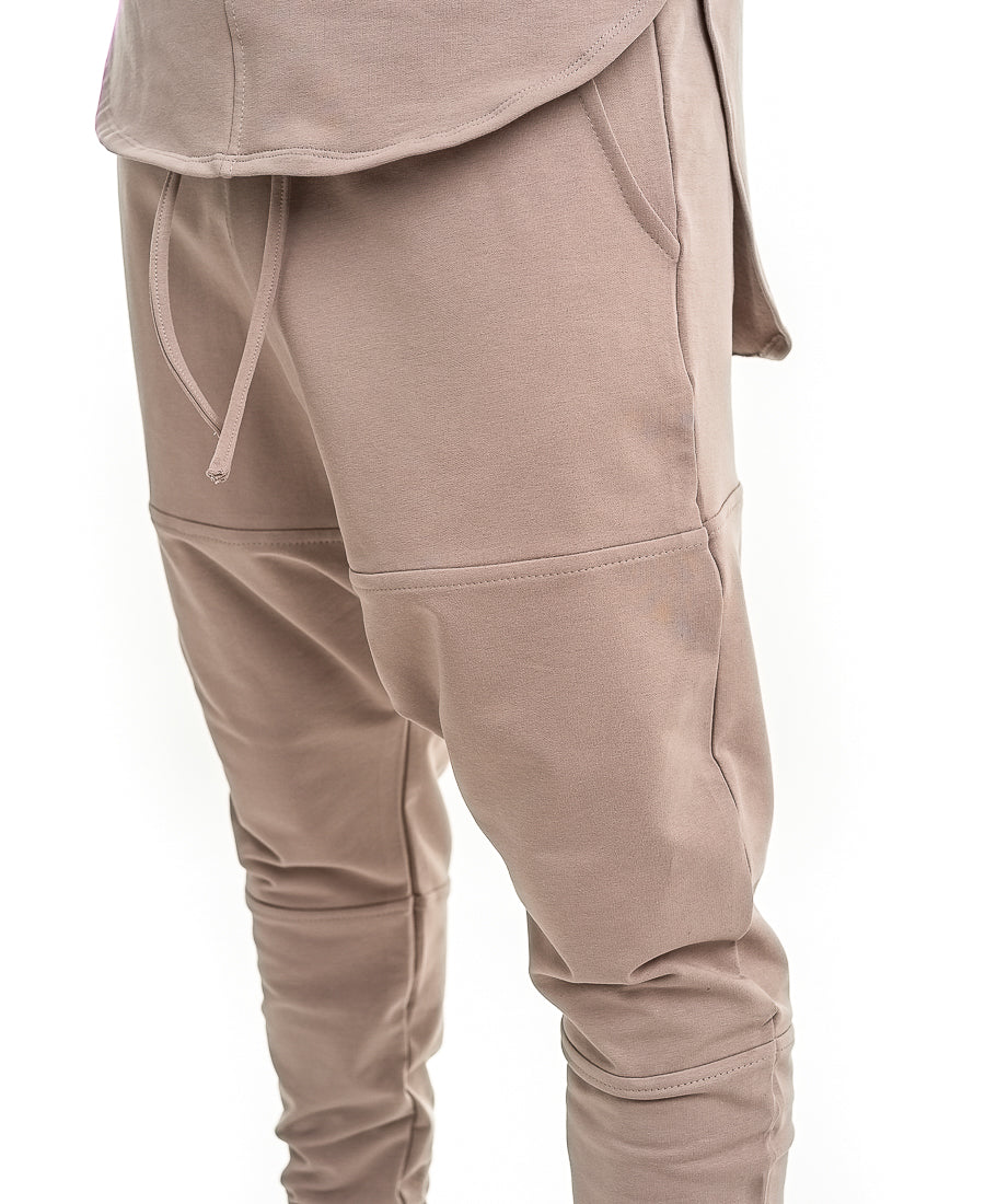 Pantaloni capuccino cu doua cusaturi orizontale