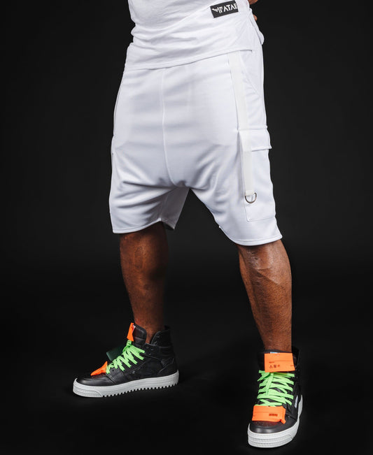 Pantaloni albi cu accesorii albe