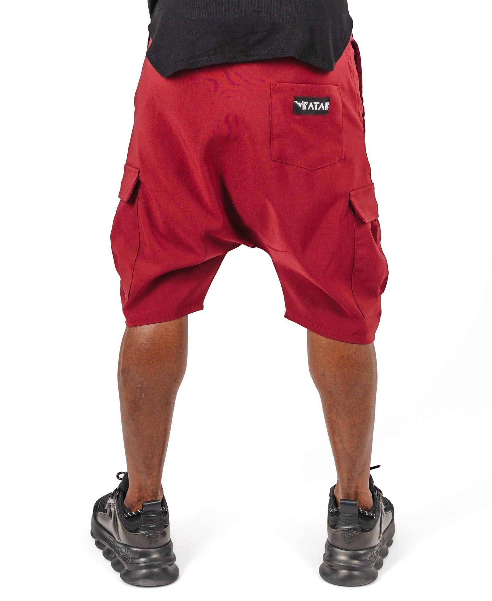 Pantaloni scurti burgundy cu buzunare laterale