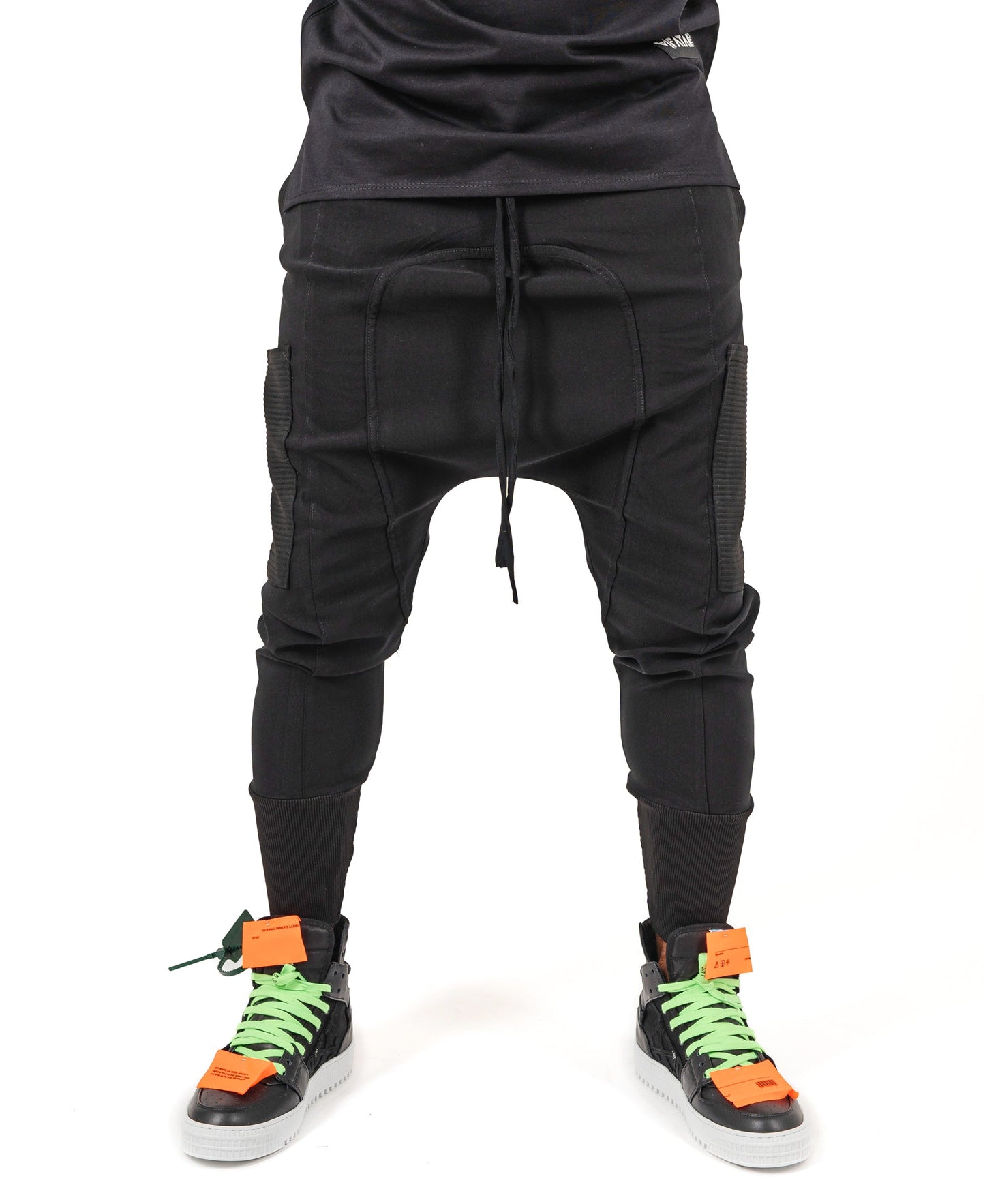 Pantaloni negri design deosebit