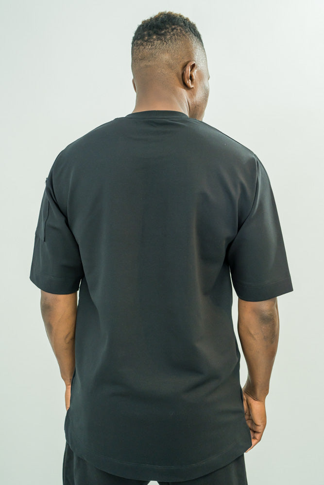 Black t-shirt with zip on the hand