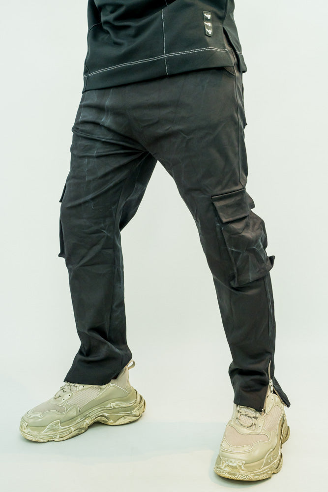 Blugi elasteci cu buzunare laterale, largi jos (negru in degrade)