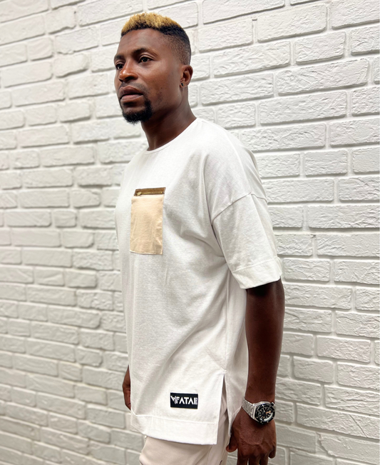 White t-shirt with pocket and zip