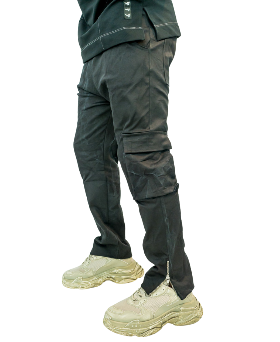 Blugi elasteci cu buzunare laterale, largi jos (negru in degrade)