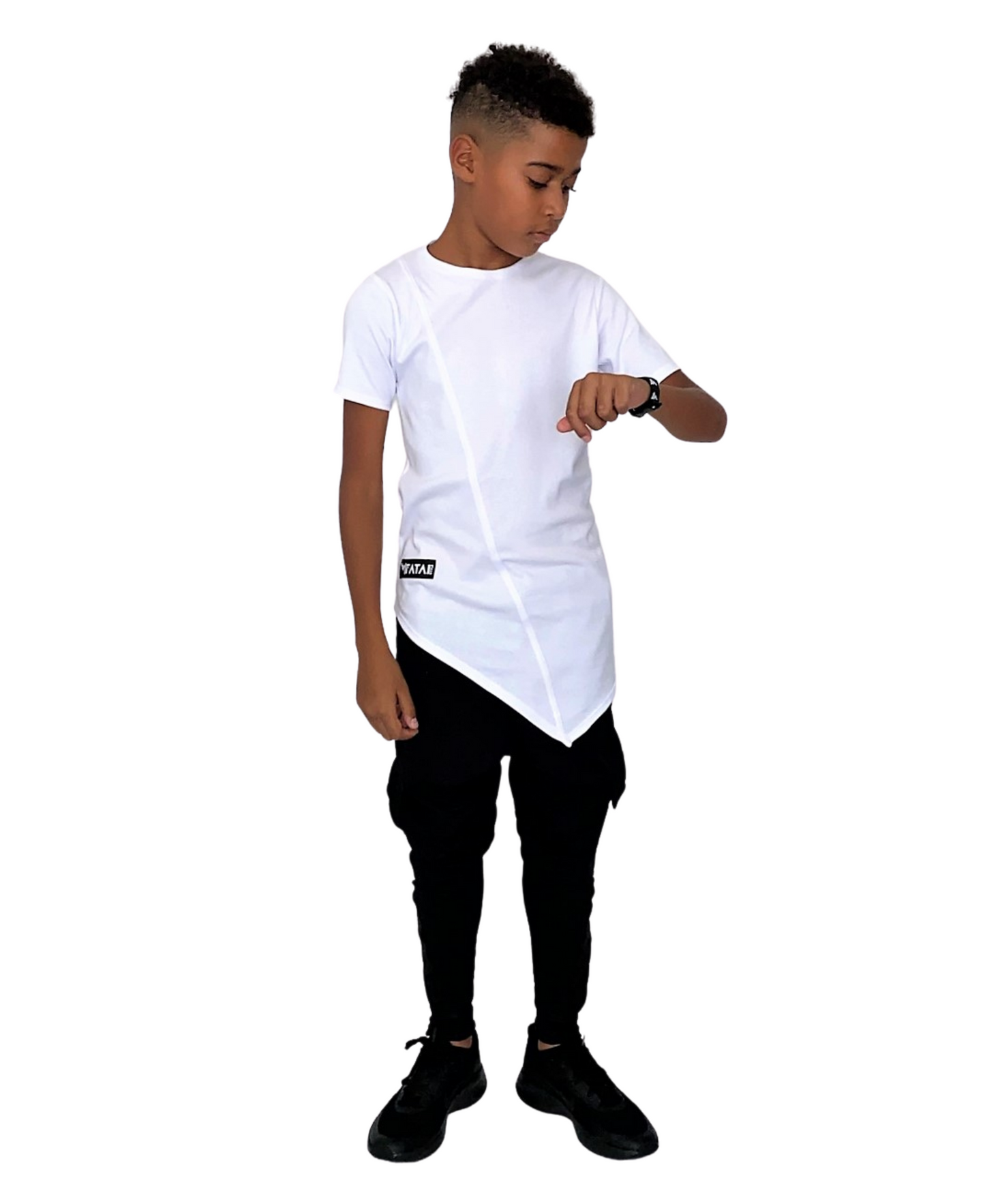 Compleu unisex cu pantaloni negri si tricou alb