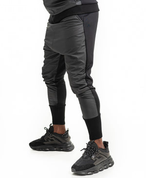 Pantaloni negri cu detalii imitatie piele