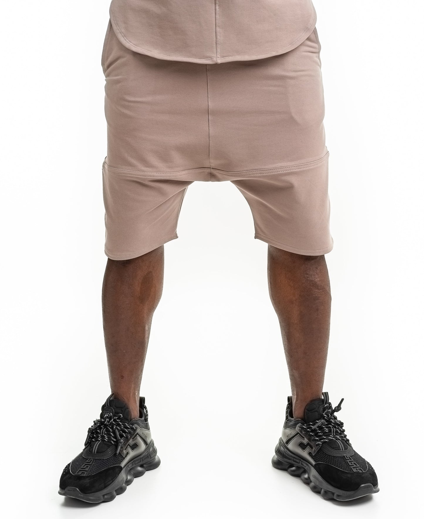 Pantaloni scurti capuccino cu o cusatura la jumatate