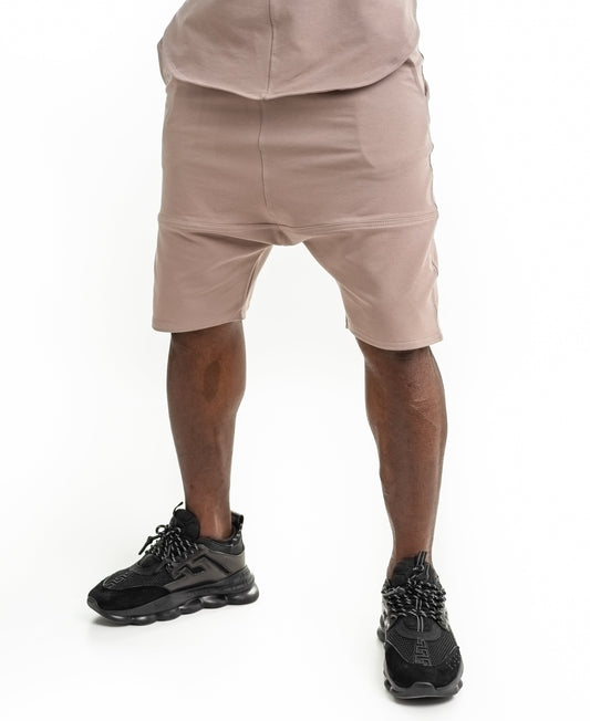 Pantaloni scurti capuccino cu o cusatura la jumatate