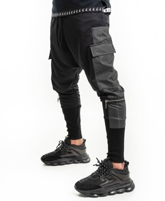 Pantaloni negri cu detalii din imitatie piele