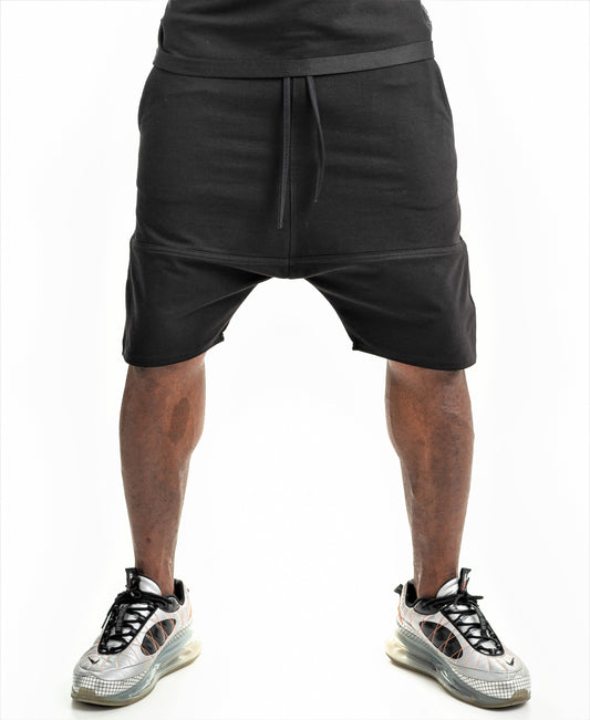 Pantaloni scurti negri cu o cusatura la jumatate