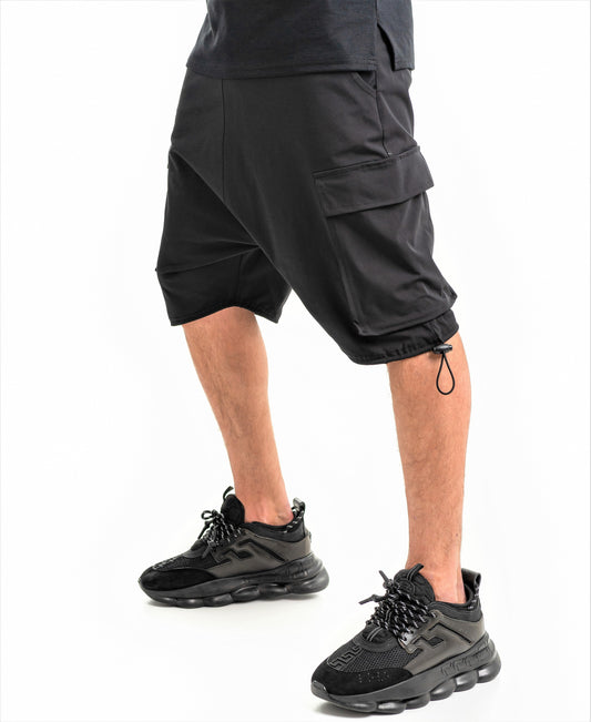 Pantaloni scurti negri cu buzunare aplicate pe picior